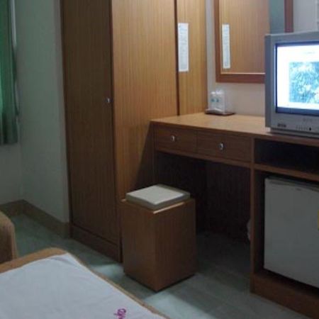 Chongko Guesthouse Patong Dış mekan fotoğraf